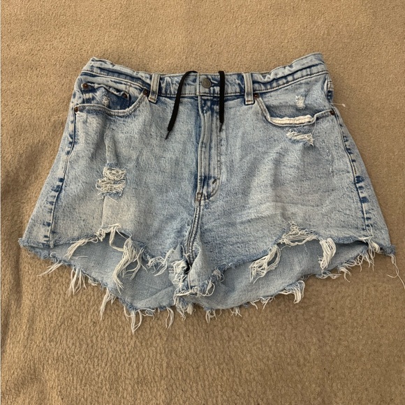 Abercrombie & Fitch Curve Love High Rise Mom Ripped Shorts Women Size 32 - Picture 4 of 13